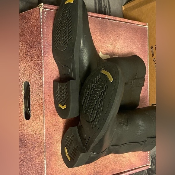 BRAND NEW NEVER WORN Men’s Boulet Crazy Round Toe Size 7 - Picture 6 of 10